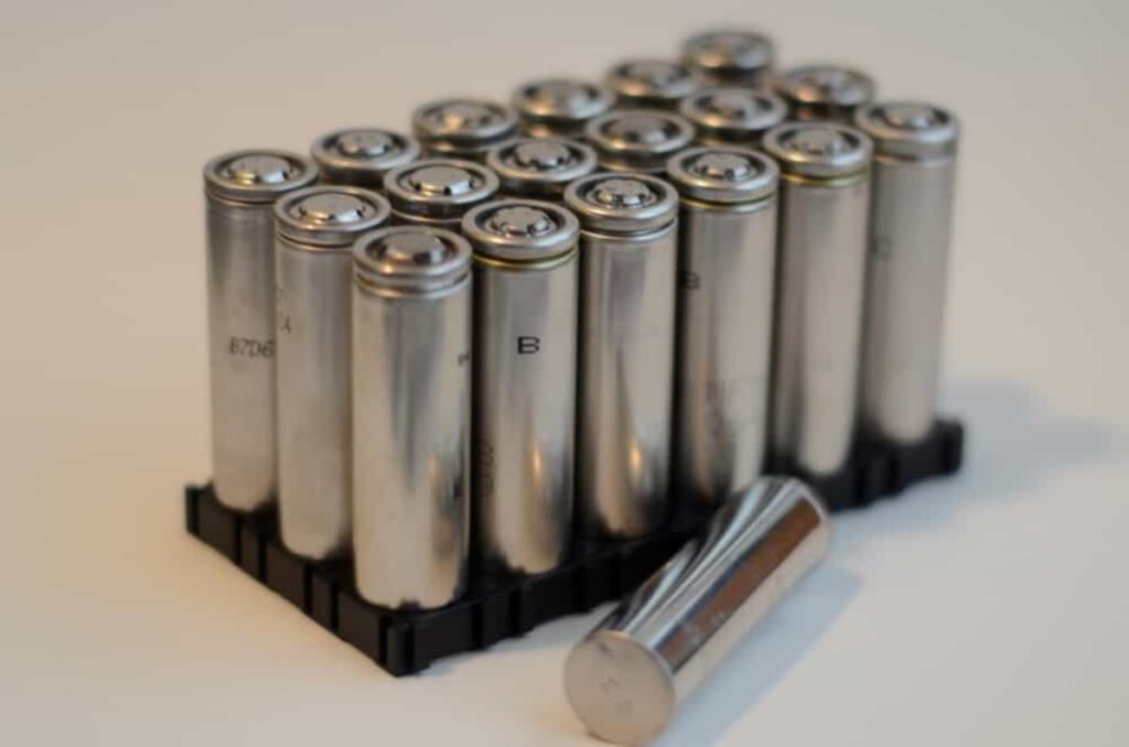 Can sodium-ion batteries replace lithium-ion ones?